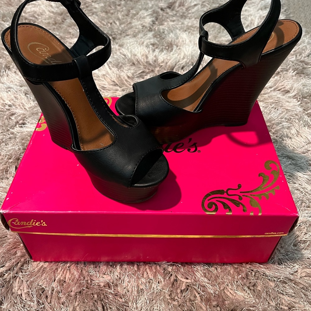 Black with brown bottom edge size 6